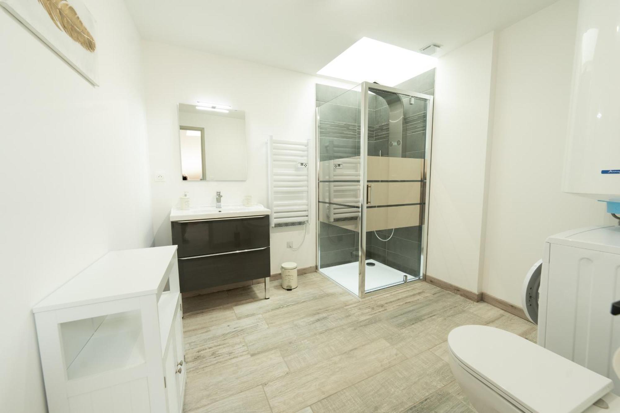 Le Charme Sous Les Toits Classe 3 Etoiles Riez Exterior photo